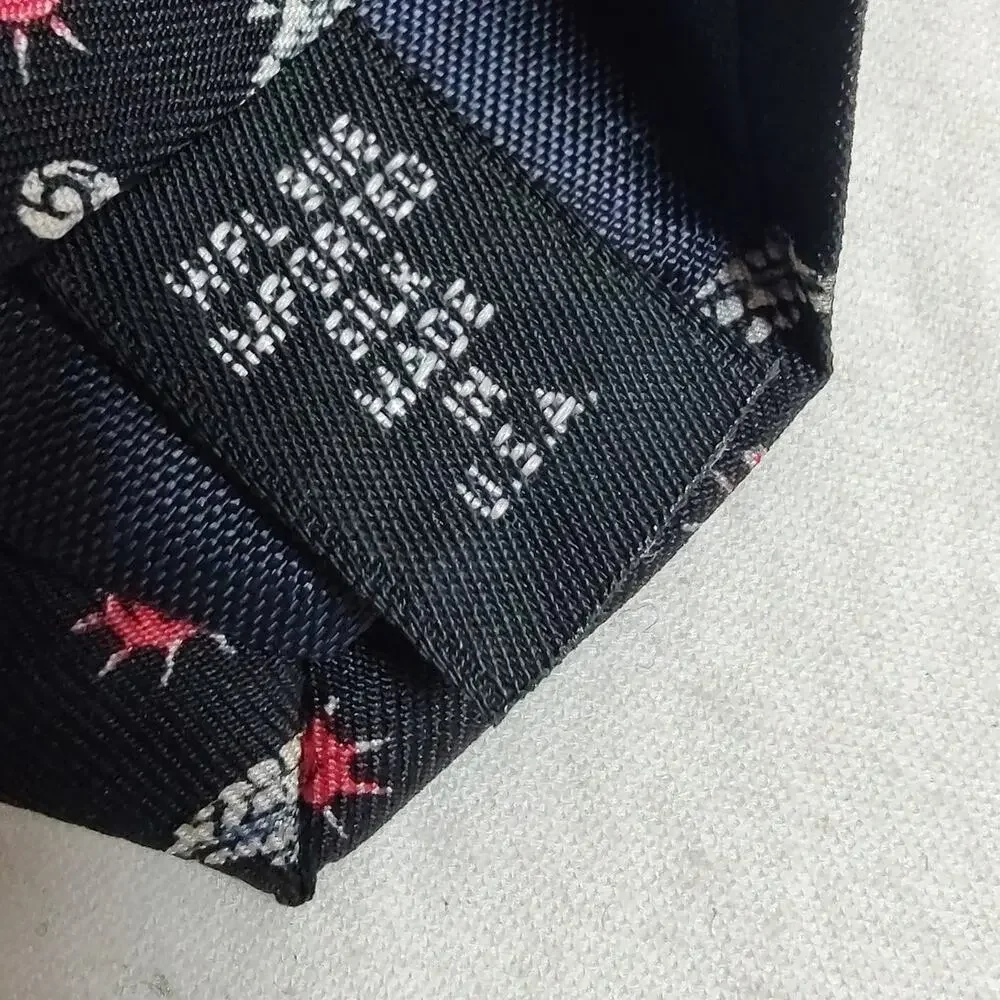VTG Vivace Silk Tie Black Seahorse Novelty Pattern Red Sunburst Nautical Beach